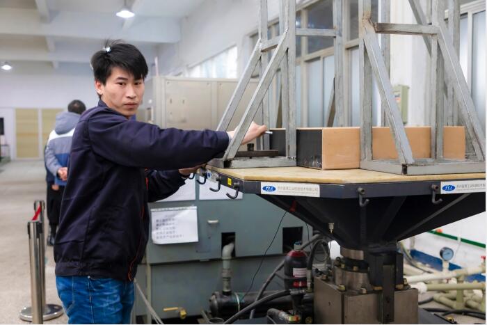 Dynamic Performance and Optimization Strategies for High-Frequency Vibration Tables in Environmental Testing